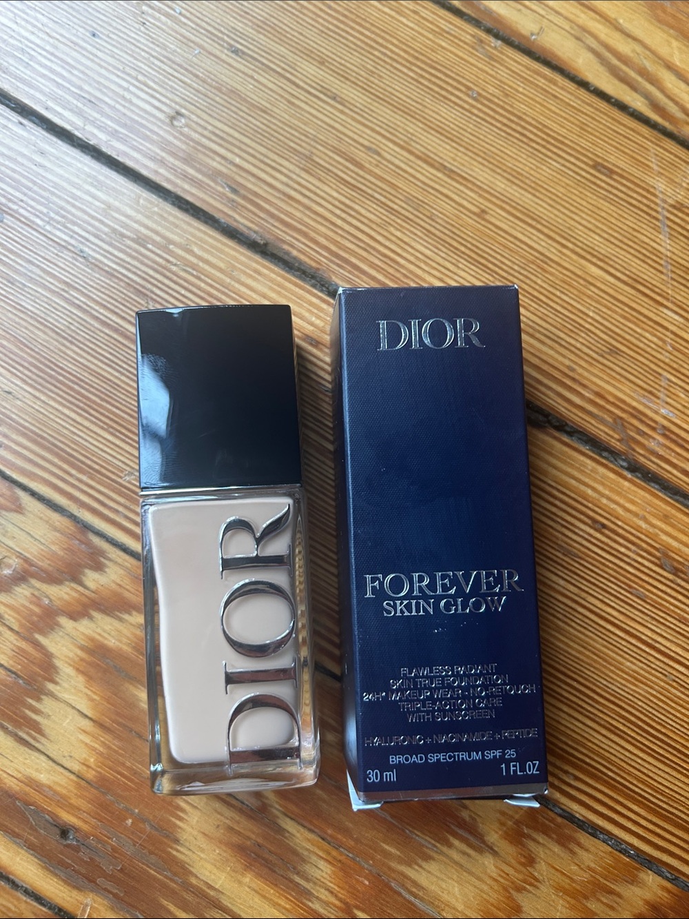 Dior Forever Skin Glow Foundation 
2WP Warm Peach
